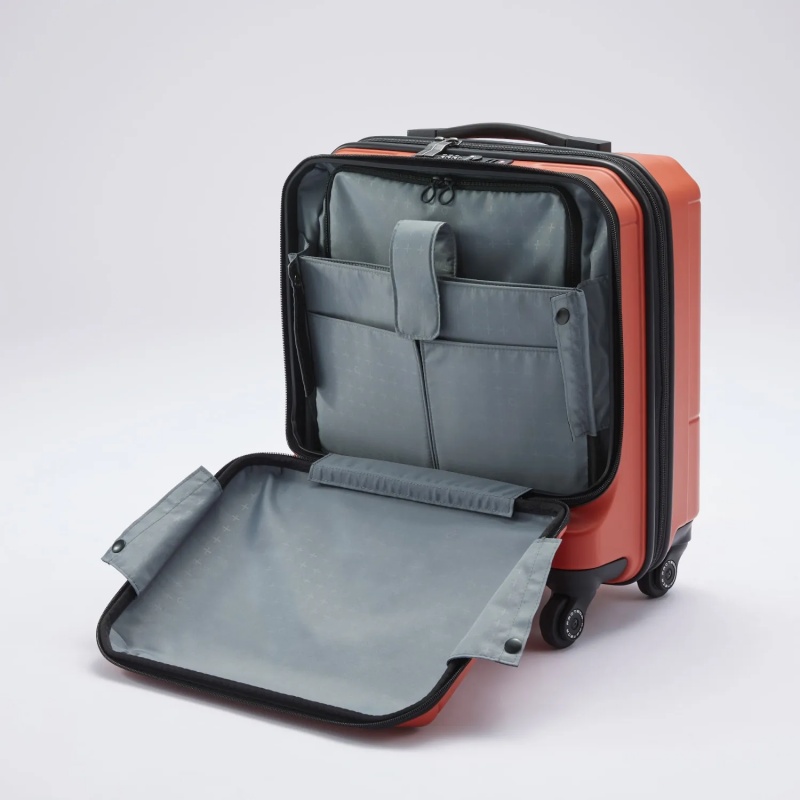 フロントオープンポケット1