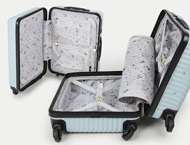 プリント柄の内装