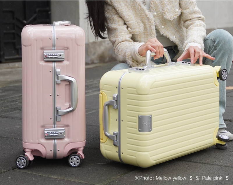 ファスナータイプに比べて本体重量が重くなる